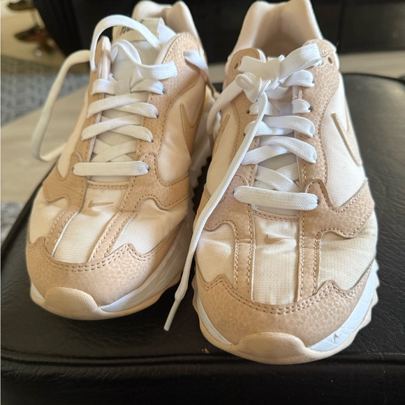 Nike Cream and White Athletic Shoes - Picture 4 of 4